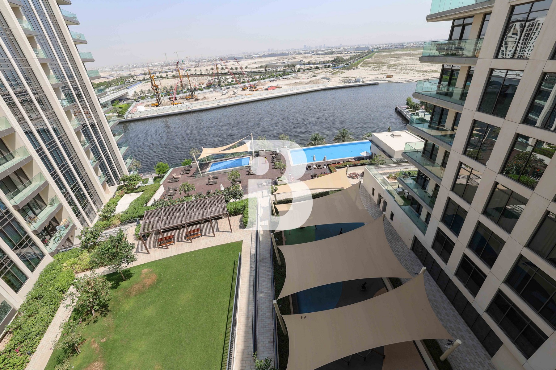 Canal View | Upgraded & Modern | Fully Furnished 2