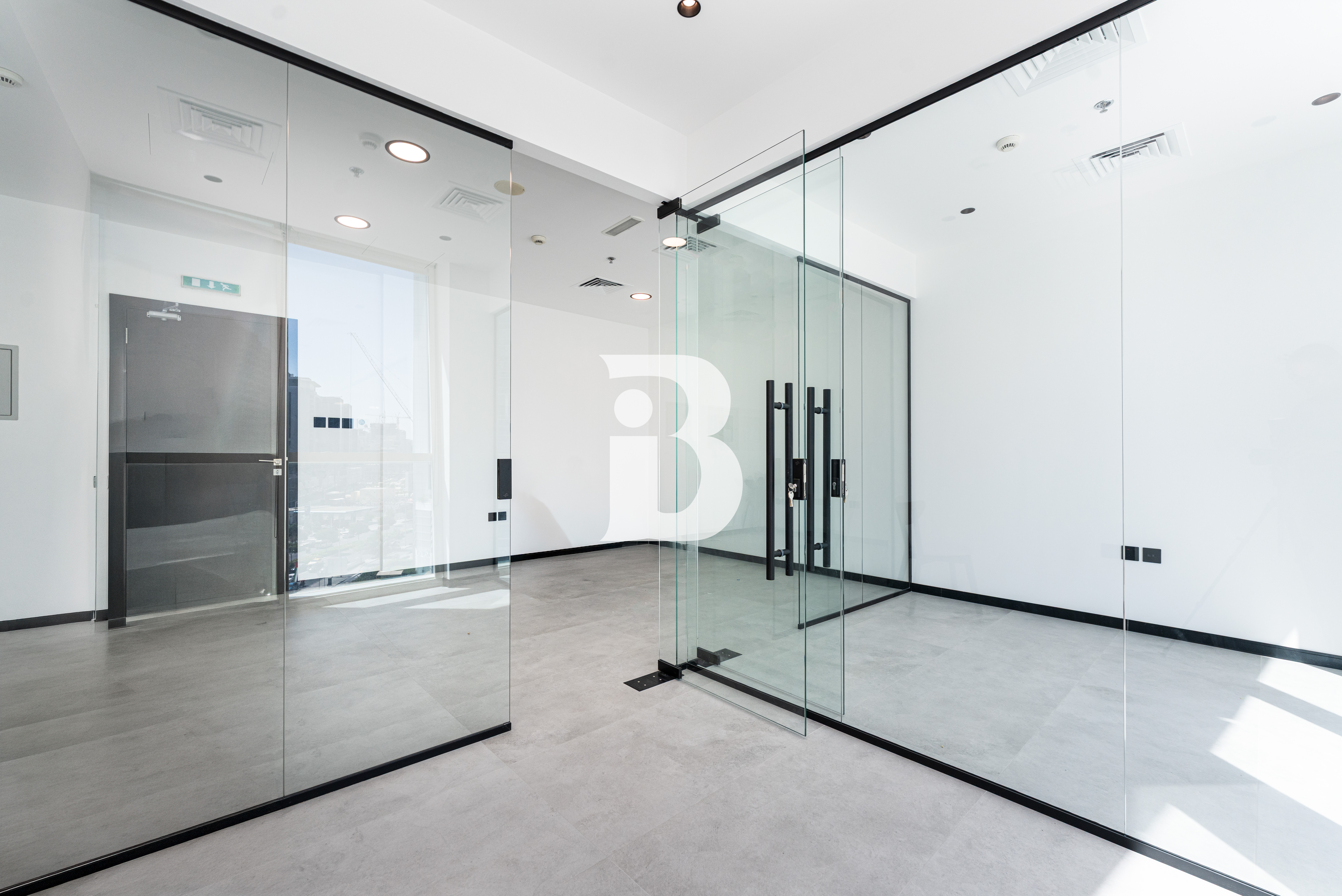 Newly Renovated | Canal Views | Partitions Built 3