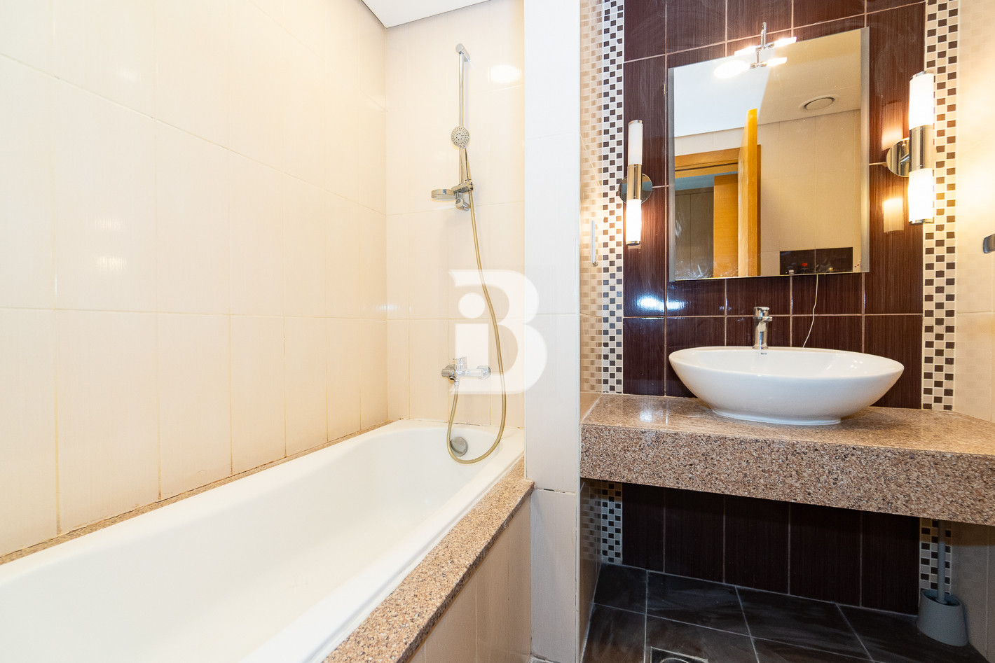 5.8% ROI | Internal | Corner | Vastu 17